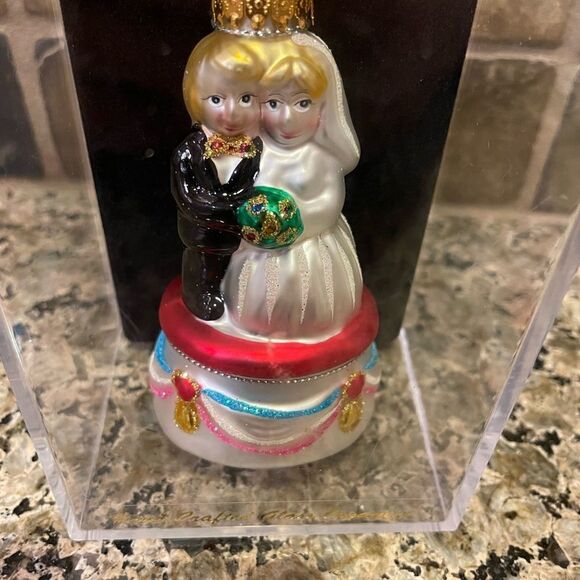 Bride and Groom Hand Painted Glass Boxed Ornament 2004 - Picture 6 of 13